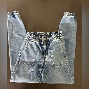 American Eagle Jean Joggers NWOT
